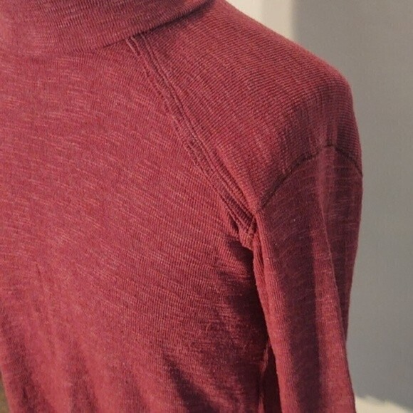 We the Free Split Back Turtleneck Sz S - Picture 5 of 8
